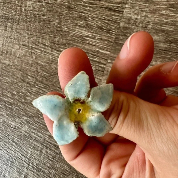 One of a Kind Handmade MICHELLE DARIN Enamel Flower Ring - Picture 5 of 5